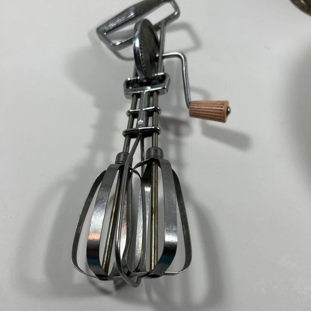 Vintage Stainless Steel‎ Hand Turn Double Beaters Mixer
